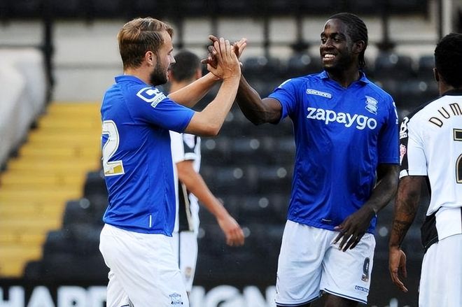 成都蓉城主帅徐正源获三年合同，球队续约并引进强援，有望冲击双冠王。