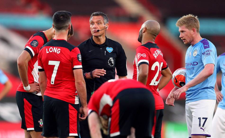 从弗里克的摇头中读懂了一切，巴萨的复兴之路还很漫长 巴塞罗那