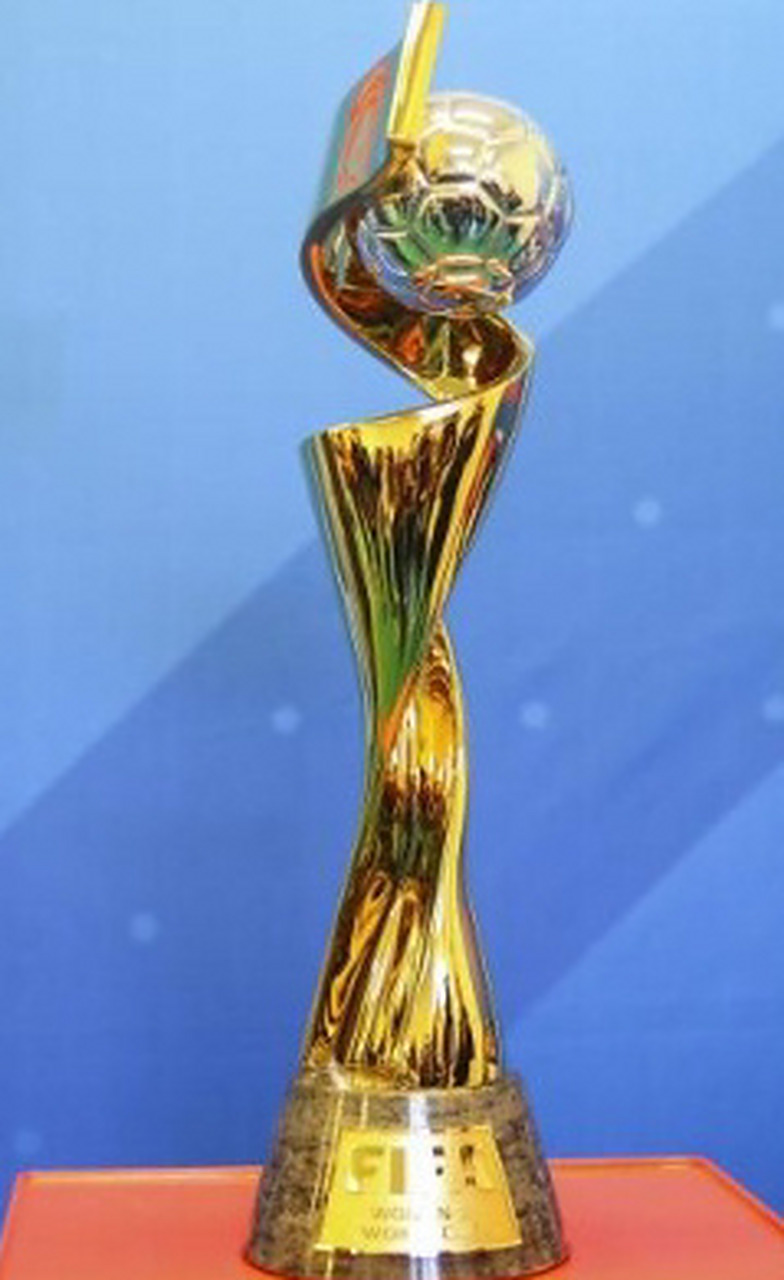 记者：阿隆索国家德比惹恼维尼修斯后，曾让米利唐去找他谈谈