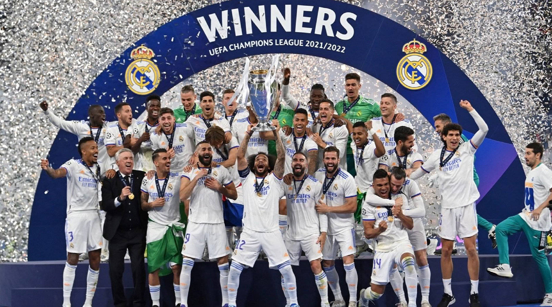 Beluga的Gnar擅长持续输出，而 Stay 的Jhin在整个过程中被无限狙击。 Team WE 在没有流血的情况下赢得了第一局。