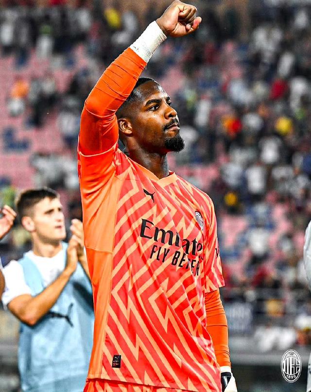 官方：乔纳森-戴维当选中北美及加勒比海足联年度最佳球员