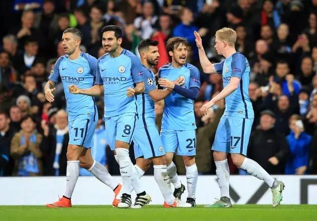 斯普利特：灰熊的双塔阵容不常见但很有威胁，我们得严阵以待