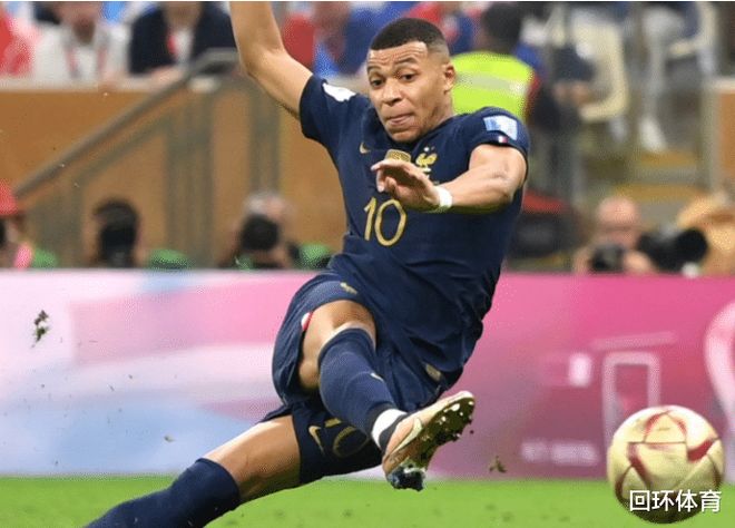 詹姆斯17投4中，纪录被终结，险成输球罪人，最后一传将功补过